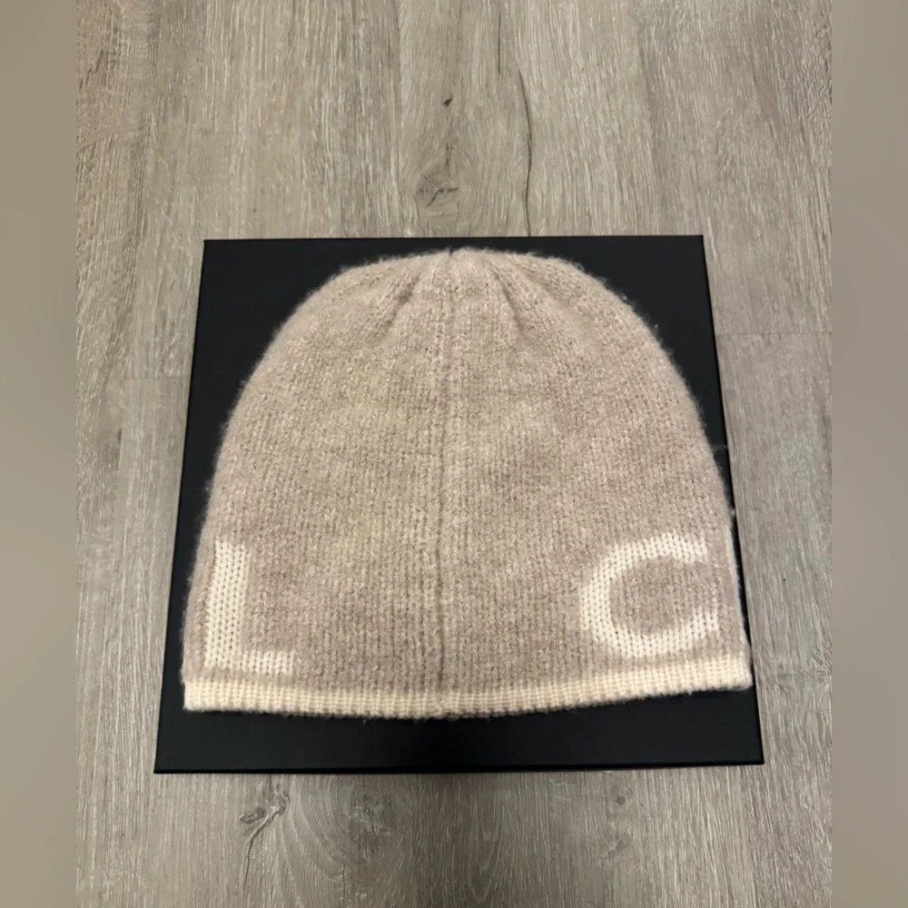 Chanel Beige Cashmere Beanie - Picture 3 of 6